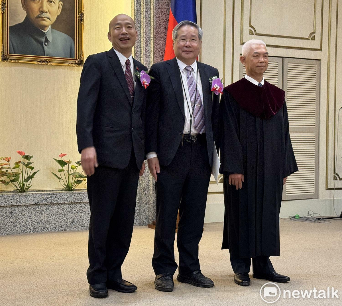 立法院長韓國瑜、民眾黨立委許忠信及大法官尤伯祥。 圖：林朝億/攝