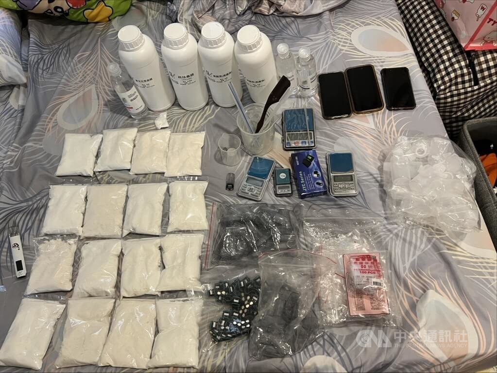 台北市士林區日前發生虛擬貨幣搶案，警方16日發動第3波拘提行動，於台中、桃園再查獲主嫌陳姓男子等4人，並同步查獲1處毒品分裝場。（翻攝照片）中央社記者黃麗芸傳真　115年4月22日