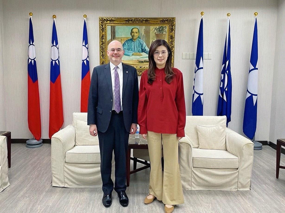 美國在台協會（AIT）處長谷立言日前會晤國民黨主席鄭麗文。 圖：擷取自美國在台協會臉書