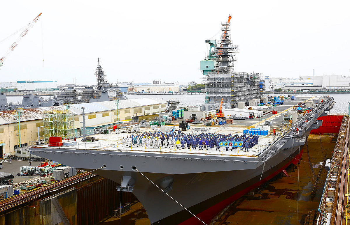 日本海上自衛隊出雲級護衛艦「出雲號（DDH-183）」改造後的新艦艏首度公開亮相。 圖：翻攝「X」@JMSDF_SUF