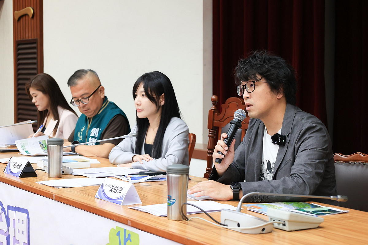 民進黨台北市長熱門人選之一的綠委沈伯洋昨日參加吳沛憶及地方議員舉辦的中正萬華河岸改善座談會，讓他直言「有回家的感覺」。 圖：翻攝自沈伯洋臉書