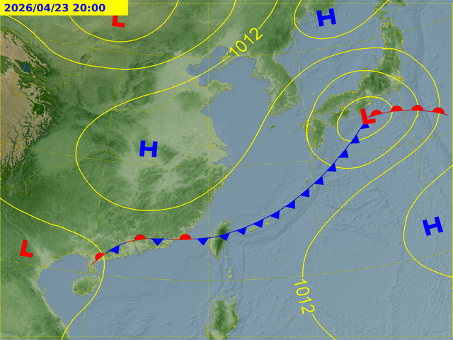 首波在今(23)日下午就會靠近，明天南下雨區擴大由北而南暴雨3天；短暫回穩2天後，28、29日南方水氣增加，容易有午後雷陣雨；30日至5月2日，涵蓋勞動節連假期間，又有鋒面接近或快速通過，天氣再轉雨。 圖：取自氣象署