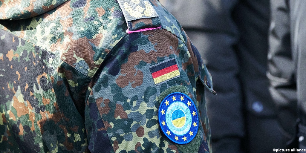 過去是德國國防軍訓練烏克蘭部隊，如今烏克蘭教官反過頭來訓練德軍 圖：翻攝自德國國防軍的Ｘ