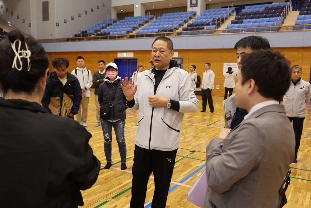 名古屋亞運參訪團23日造訪角力比賽場地，中華民國角力協會理事長張聰榮（中）表示，今年目標就是衝擊獎牌。（中華奧會提供）中央社記者黎建忠傳真  115年4月23日