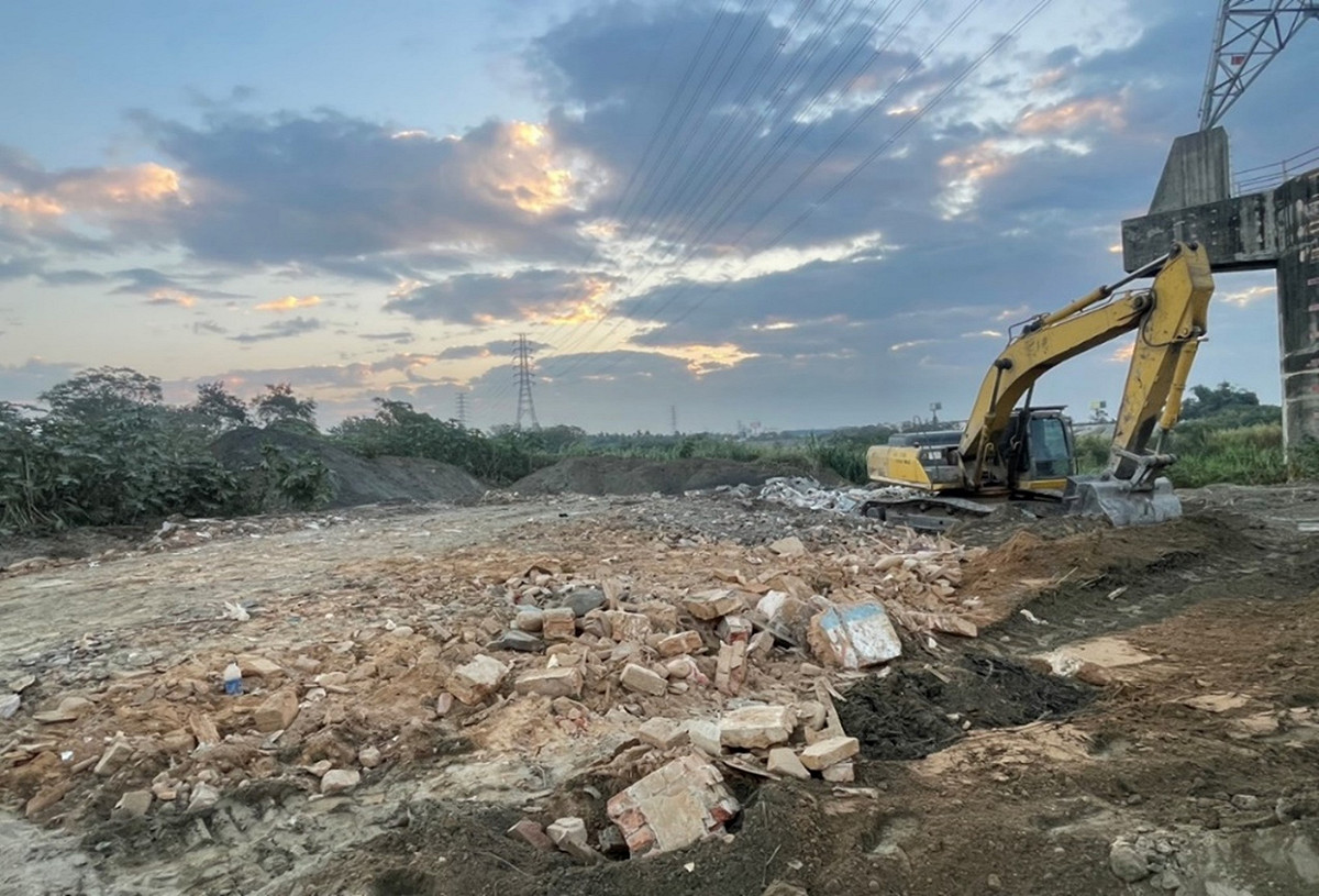 此案廢棄物棄置地點遍及私人土地、軍事用地、國有林地及河川地。 圖：台中地檢署提供（資料照）