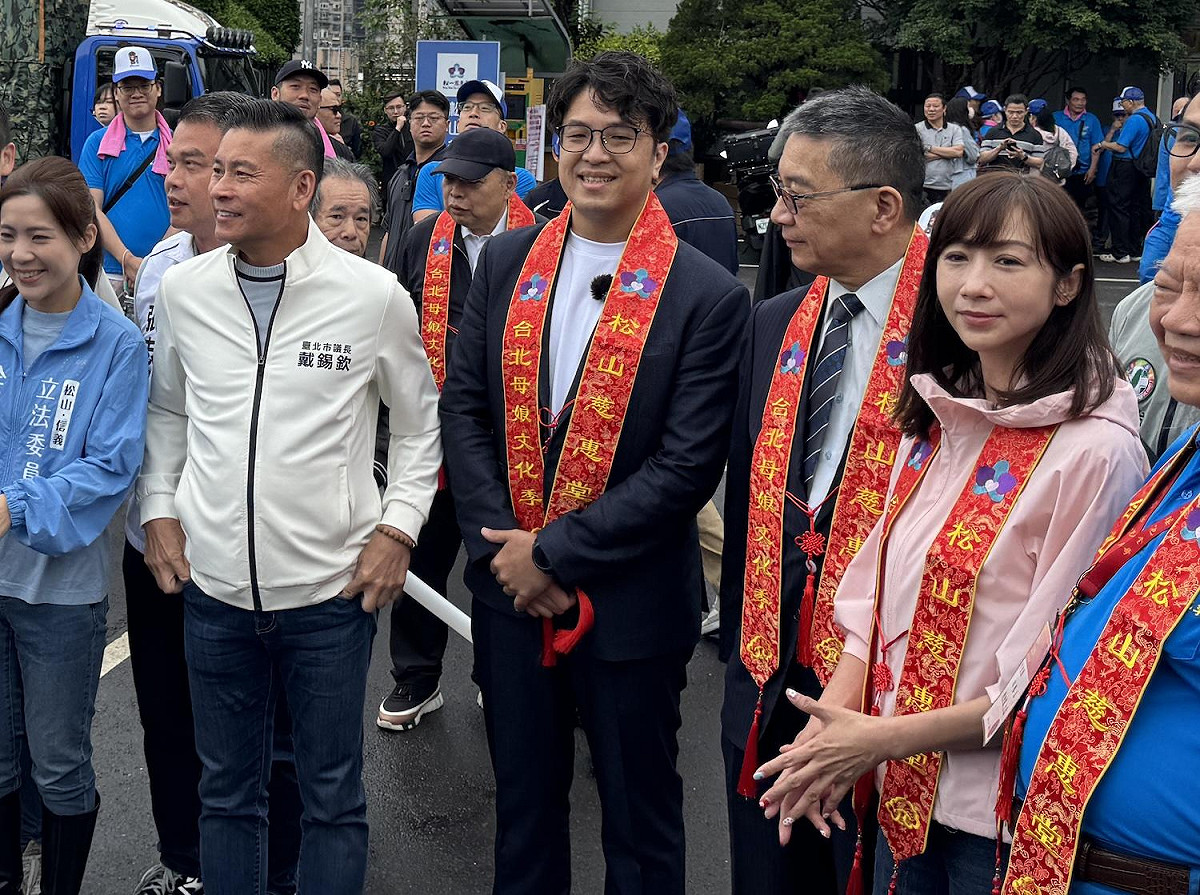民進黨立委沈伯洋（圖中）被認為將代表綠營參選2026台北市長。 圖：林朝億/攝（資料照）