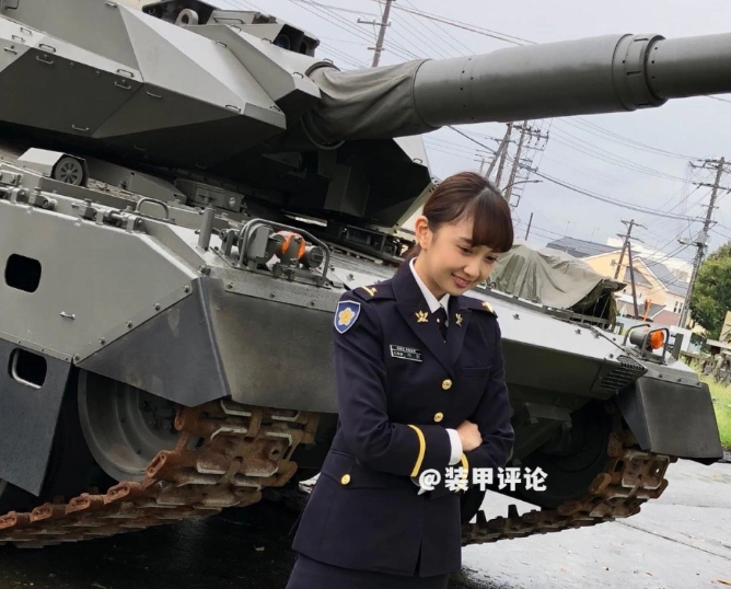 日本坦克的女性駕駛兵。 圖 : 翻攝自裝甲評論