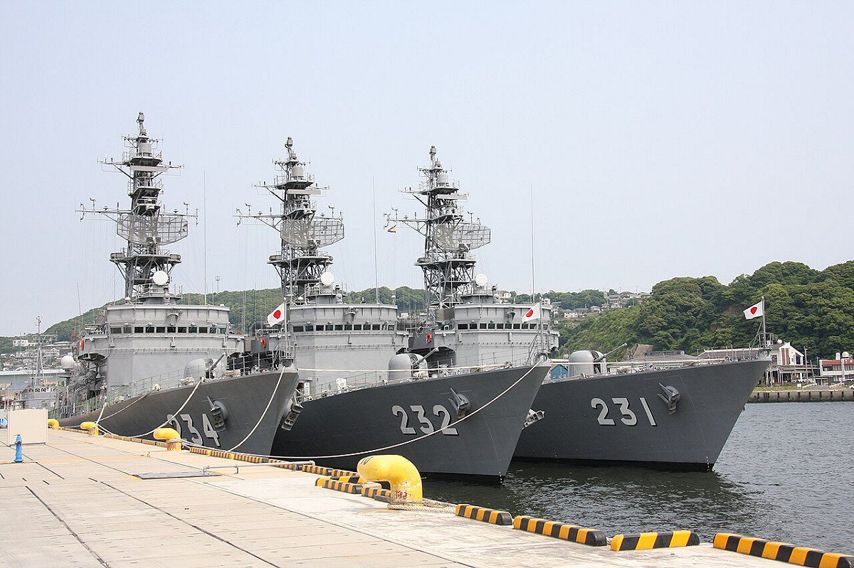 菲律賓有意購買日本海上自衛隊退伍的阿武隈級驅逐艦 圖：取自維基百科　by  Luck-one  CC BY-SA 3.0,