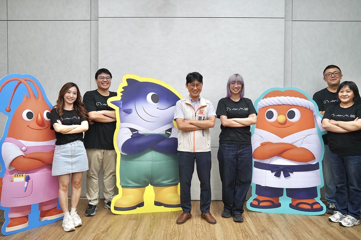 今年主視覺設計將「東港三寶」黑鮪魚、櫻花蝦與油魚子擬人化。 圖：屏東縣政府/提供