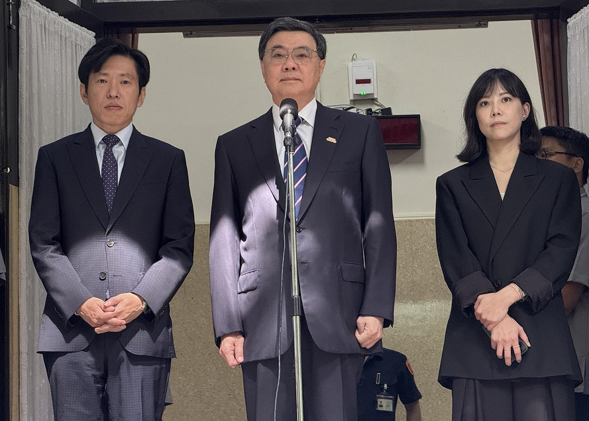 行政院長卓榮泰(中) 圖：林朝億/攝