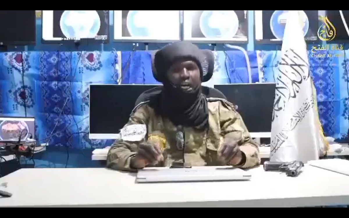 伊斯蘭武裝組織「伊斯蘭與穆斯林支持者集團」（JNIM）宣布對馬利首都巴馬科發動「全面圍困」，並與政府軍及外籍武裝力量爆發激烈衝突。 圖:翻攝自影片