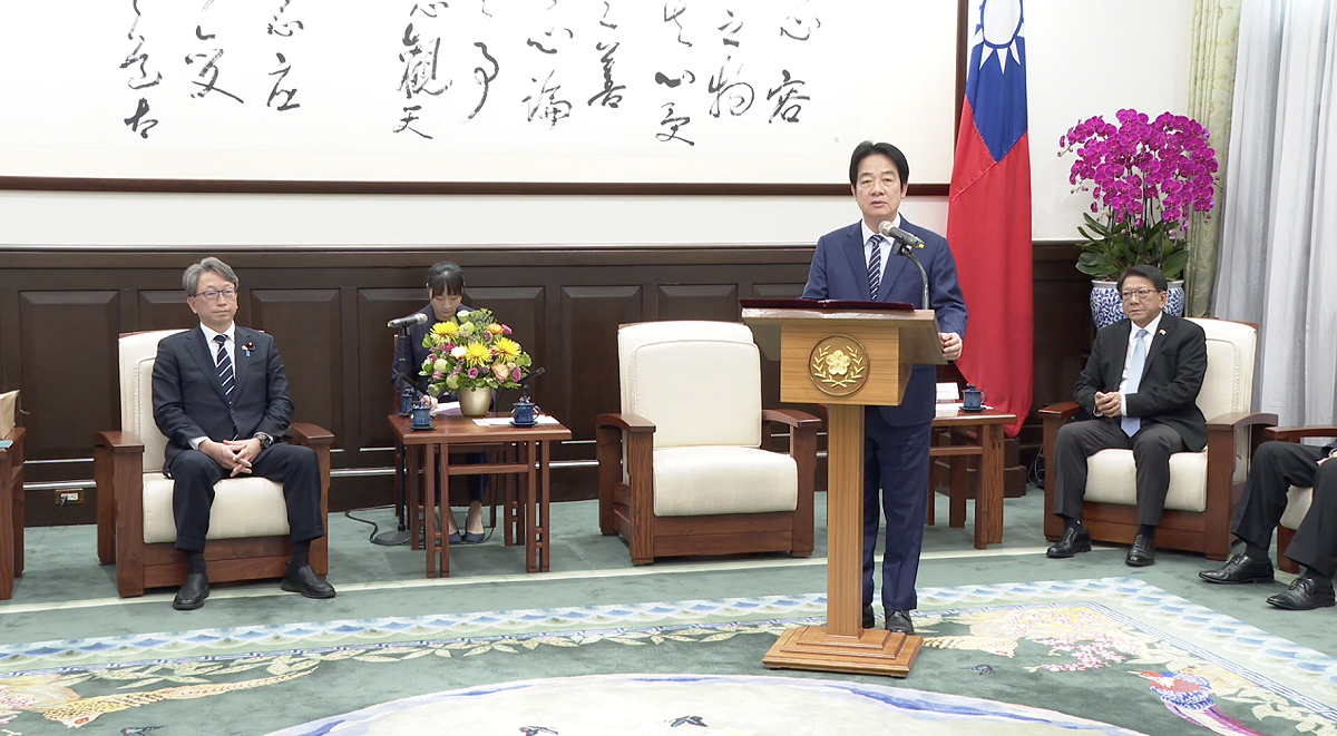 賴清德接見日本眾議院議員平將明、木原誠二及西野太亮一行。 圖：總統府提供
