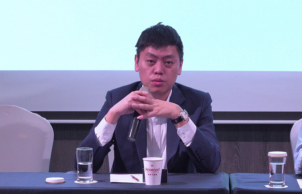 沈吉勇在記者會上對外說明，未來將強化交易審查與風險控管機制，避免再遭不法利用，並持續以合法、透明原則經營，盼司法還其公道。 圖：孫家銘/攝