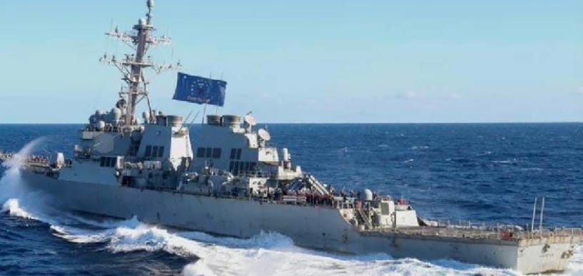 美軍阿利伯克級導彈驅逐縣希金斯號傳出大火失去動力。 圖 : 翻攝自X / Breaking Alert