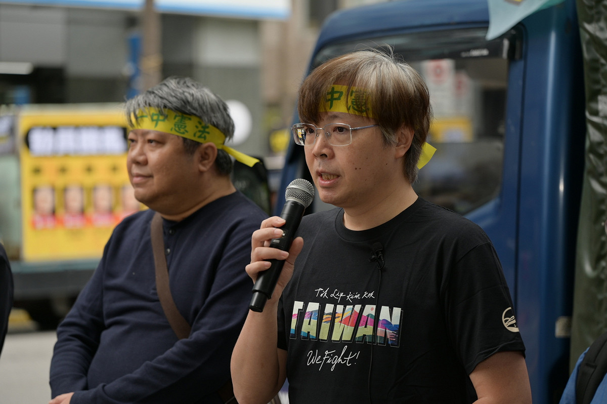 針對美國戰爭部長海格塞斯的演說，台灣基進指出，演說的潛台詞就是：台灣沒有置身事外的權利，更沒有當「搭便車」的空間。圖為台灣基進黨主席王興煥（前）。 圖：台灣經濟民主連合 提供（資料照）