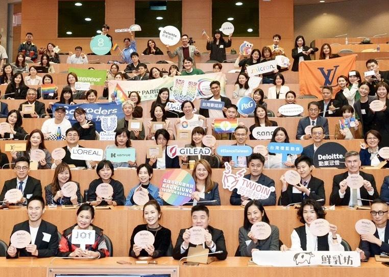 高雄友善企業大合影。 圖：高雄市觀光局/提供