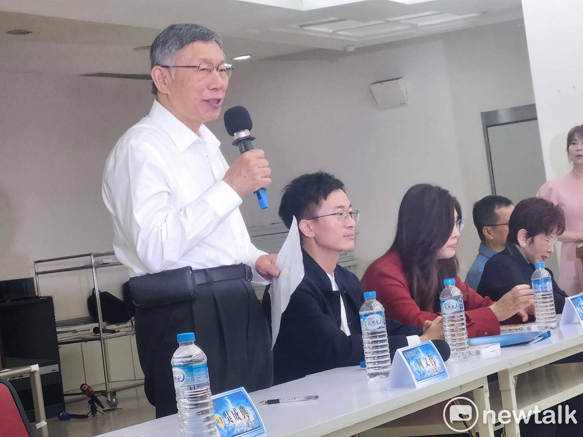 民眾黨前主席柯文哲出席侯漢廷的新書發表會。 圖：黃建豪/攝