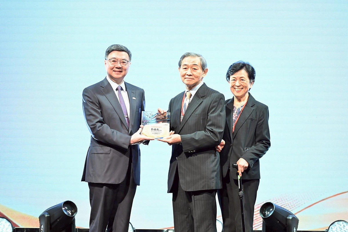 行政院長卓榮泰出席「115年五四牙醫師節慶祝活動」。 圖：行政院/提供