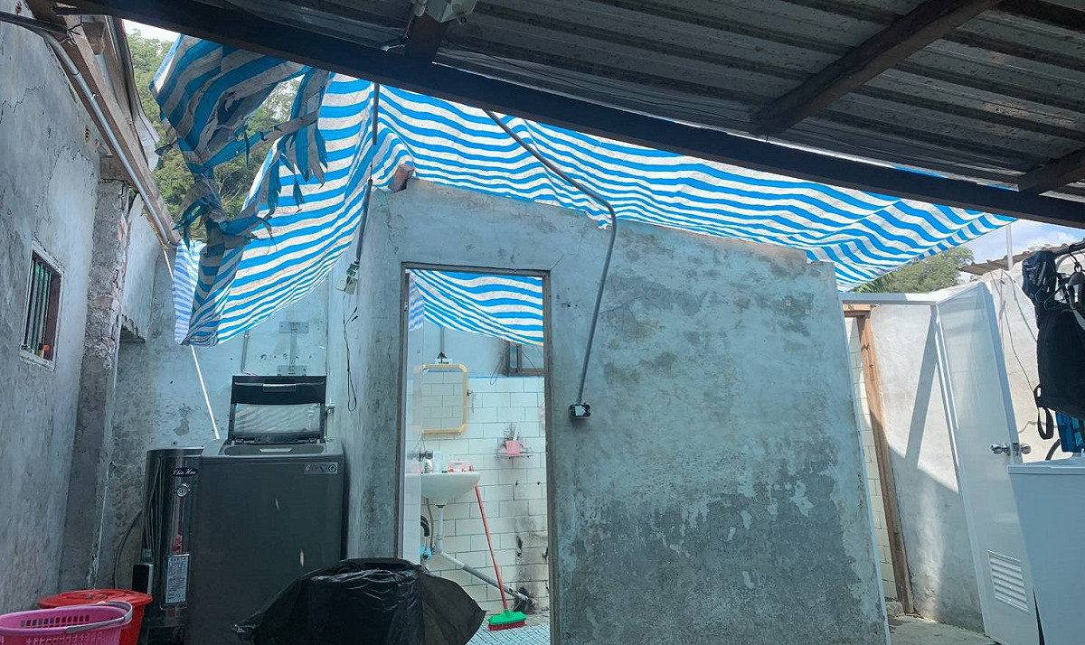 國際獅子會協助修繕桃源區屋頂被掀開的低收入戶。 圖：國際獅子會300E-2區/提供