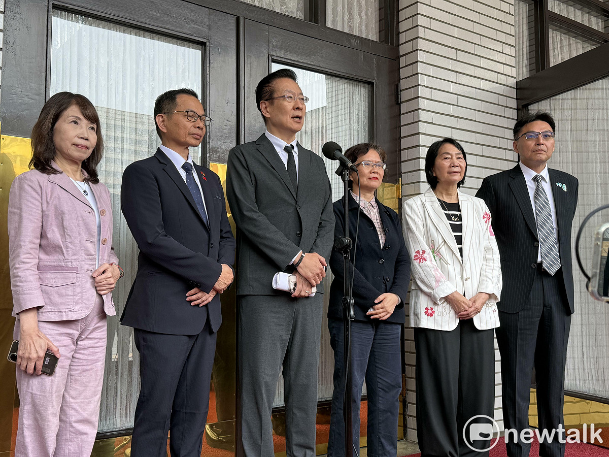 民眾黨立委陳昭姿（左起）、陳清龍、王安祥、劉書彬、蔡春綢、洪毓祥。 圖：周煊惠 / 攝