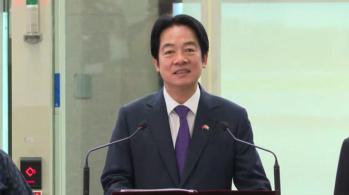 總統賴清德於上午10時50分返抵國門，並發表「出訪史瓦帝尼王國進行國是訪問」返國談話。 圖：翻攝總統府直播