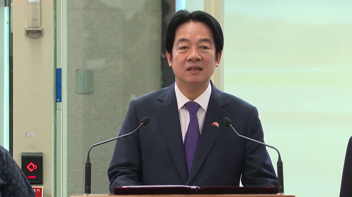 總統賴清德於上午10時50分返抵國門，並發表「出訪史瓦帝尼王國進行國是訪問」返國談話。 圖：翻攝總統府直播