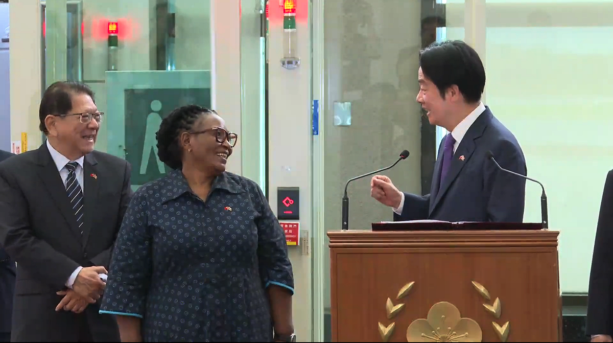 史瓦帝尼副總理札杜莉（Thulisile Dladla）也以國王特使身份陪同總統賴清德返回台灣。 圖：翻攝總統府直播