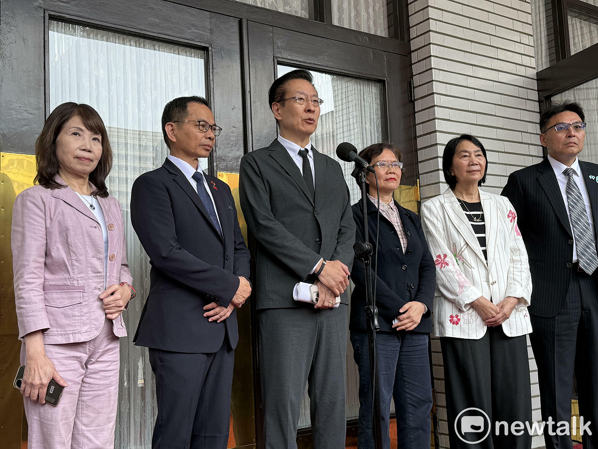 民眾黨立委陳昭姿（左起）、陳清龍、王安祥、劉書彬、蔡春綢、洪毓祥。 圖：周煊惠 / 攝（資料照）