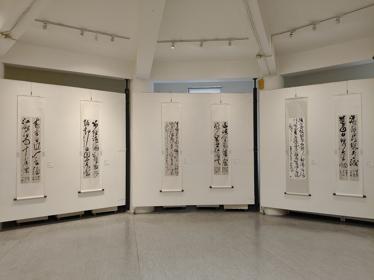 知名書法家林章湖教授特於明宗書法藝術館推出《2026諸法無象—林章湖書藝展》，為台南美善基金會進行公益募款。展覽日期自5月7 至6月4日止，歡迎各界踴躍前往參觀。 圖：黃博郎／攝