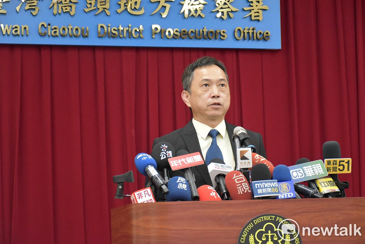 橋檢襄閱主任檢察官顏郁山宣讀起訴書。 圖：孫家銘攝