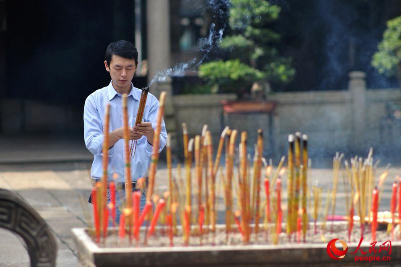 陸委會第77次諮詢委員會議，與會委員、專家學者認為中共作為無神論政權，宗教僅是其維穩及統戰工具。 圖：翻攝陸網/人民網（資料照片）