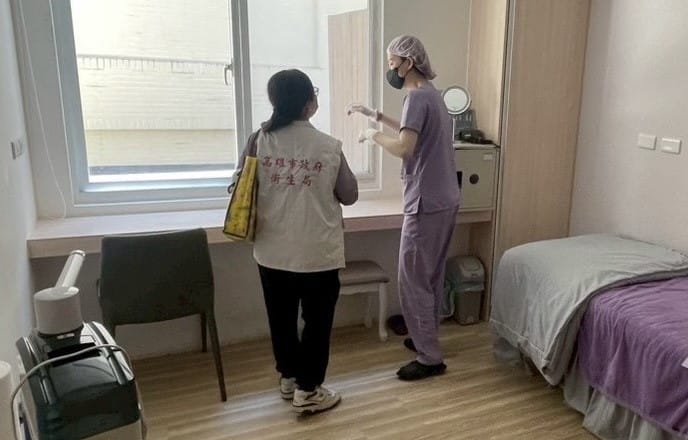 .衛生局人員無預警現場稽查。 圖：高雄市衛生局/提供