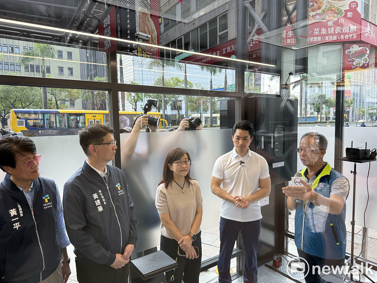 台北市長蔣萬安今啟用全台首座負壓式吸菸區。 圖：周煊惠 / 攝