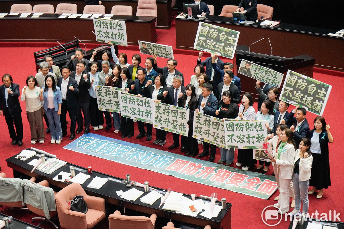 立法院 8 日三讀通過「軍購特別條例」，持續推進相關軍事裝備的採購。 圖：張良一/攝