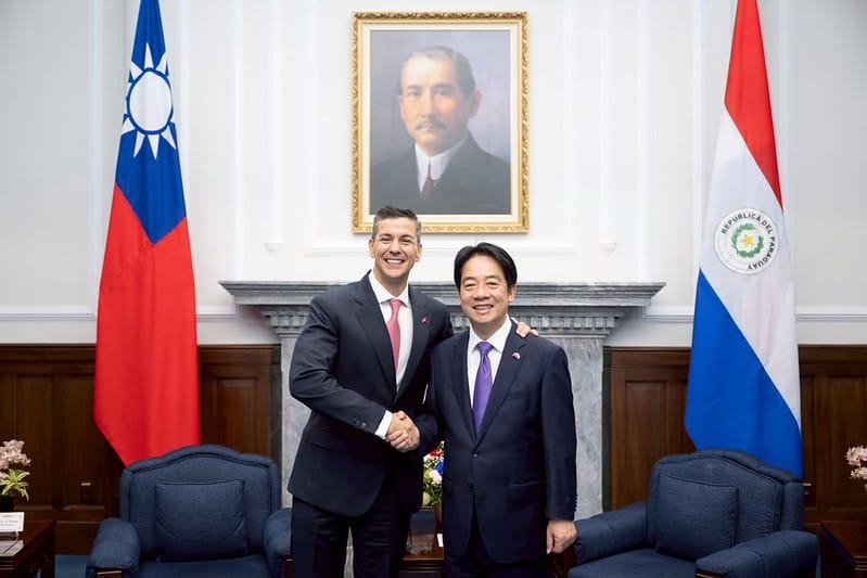中華人民共和國外交部昨宣布制裁巴拉圭共和國通訊與技術部長薩馬涅戈及貝里斯外交部長豐塞卡。美國國務院對此發聲譴責。（圖為總統賴清德與巴拉圭總統貝尼亞會面） 圖：總統府/提供（資料照）