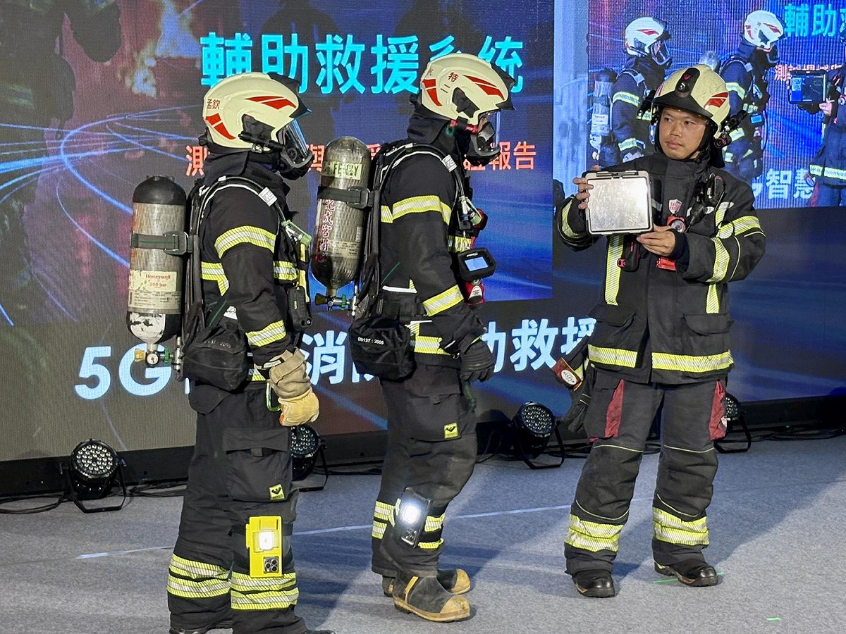 透過5G智慧消防輔助救援系統，可在二分鐘內完成相關資訊的掌握。 圖：高雄市消防局/提供