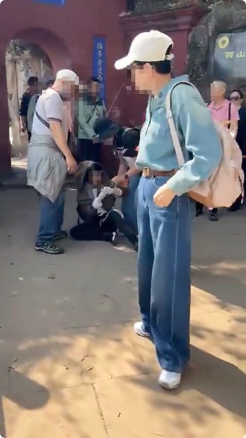 台灣人遊浙江普陀山驚傳遭2名中國女遊客毆打。 圖：翻攝X@dabowagaga