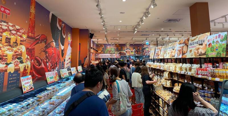 近日統一集團擲20億元購買LOPIA 51％股權後，更是話題延燒，並爆出一連串公關危機。 圖：夢時代／提供(資料照)