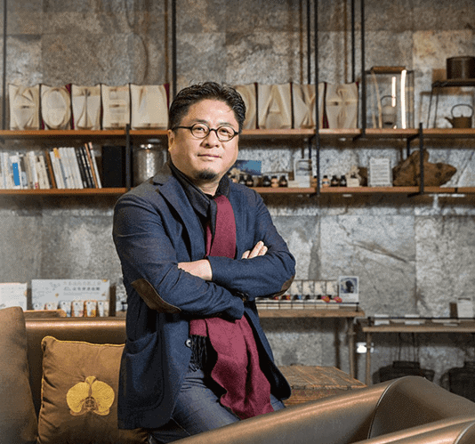 承億集團今證實，創辦人戴俊郎9日因多發性腦溢血辭世，享年54歲；原訂第二季掛牌上櫃生變，震驚旅宿業。 圖：翻攝自承億文旅　網站