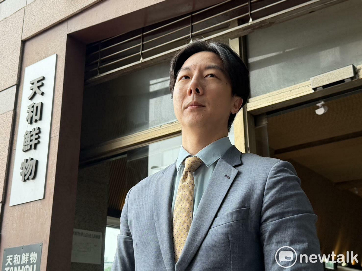 民進黨發言人吳崢轉述民進黨選對會討論內容。 圖：高逸帆／攝