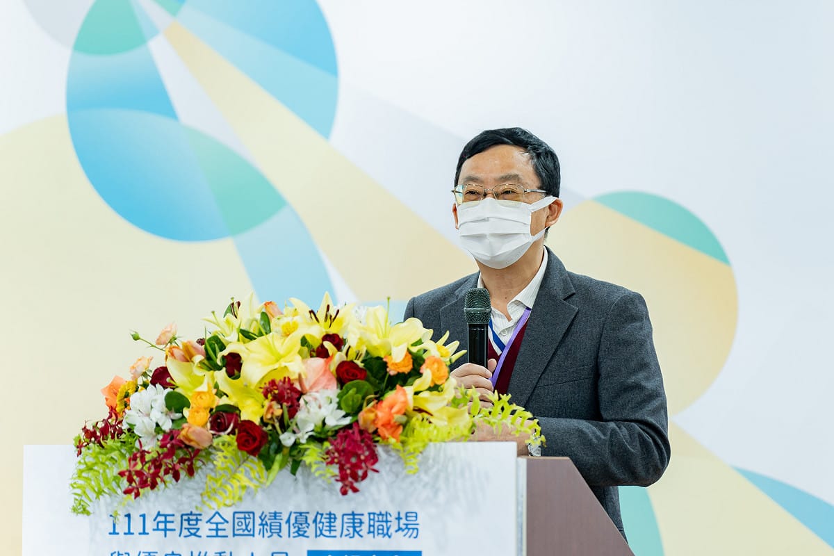 職災預防及重建中心執行長李柏昌今（13）日被《鏡週刊》指控博⼠論⽂涉嫌抄襲他⼈的碩⼠論⽂。圖為就任職業安全衛生署副署長時期。 圖：翻攝自 國健署健康職場資訊網