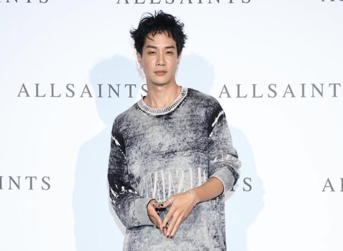 薛仕凌涉嫌花費30萬偽造假病歷閃兵，新北地方法院今(14)日開審查庭，薛仕凌依舊否認犯罪。 圖：翻攝自薛仕凌IG
