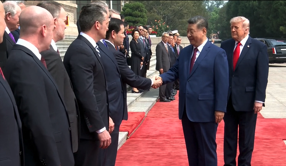 美國國務卿盧比歐與中國國家主席習近平握手。 圖：翻攝白宮直播