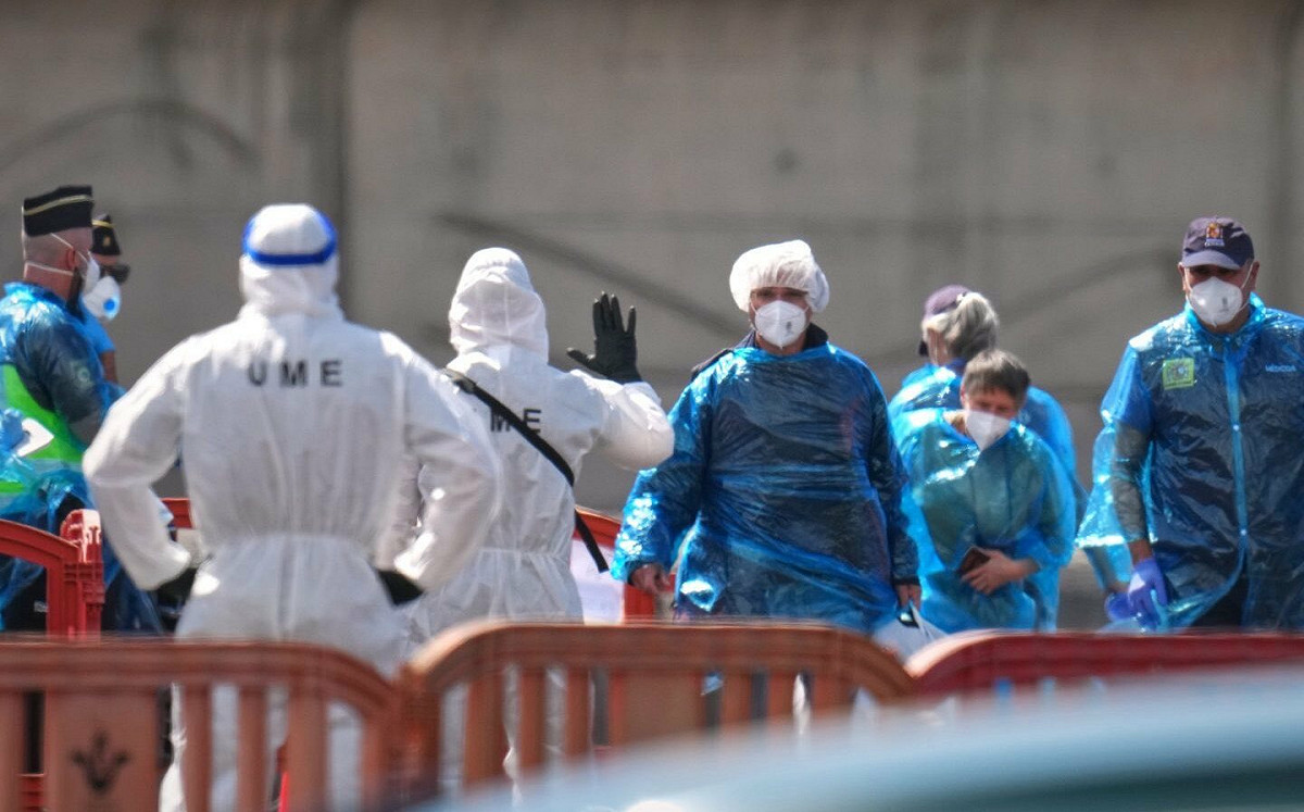 中國新冠病毒感染確診激增7.9萬! 青年教授高管接連病亡 官方數據遭質疑