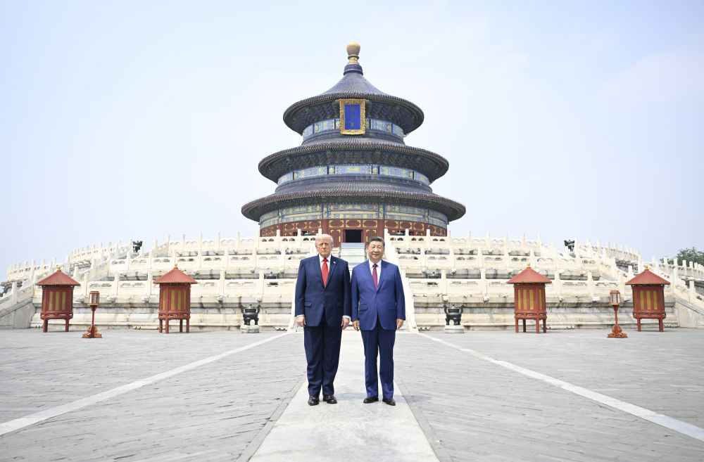 中國國家主席習近平與美國總統川普的雙邊會晤結束後赴北京天壇參觀。 圖：翻攝自新華社