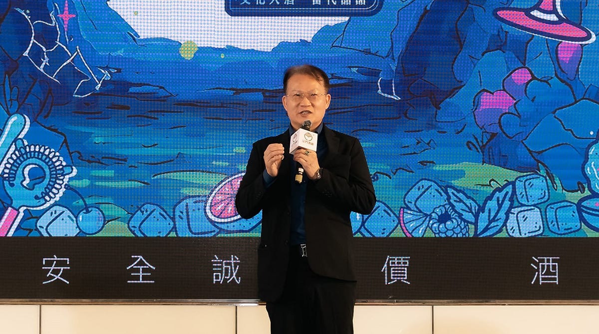 吳昆璋表示，金門酒廠將持續透過產學合作機制，協助優秀人才無縫銜接職場，帶領中式白酒文化站上世界舞台。 圖：金門酒廠/提供