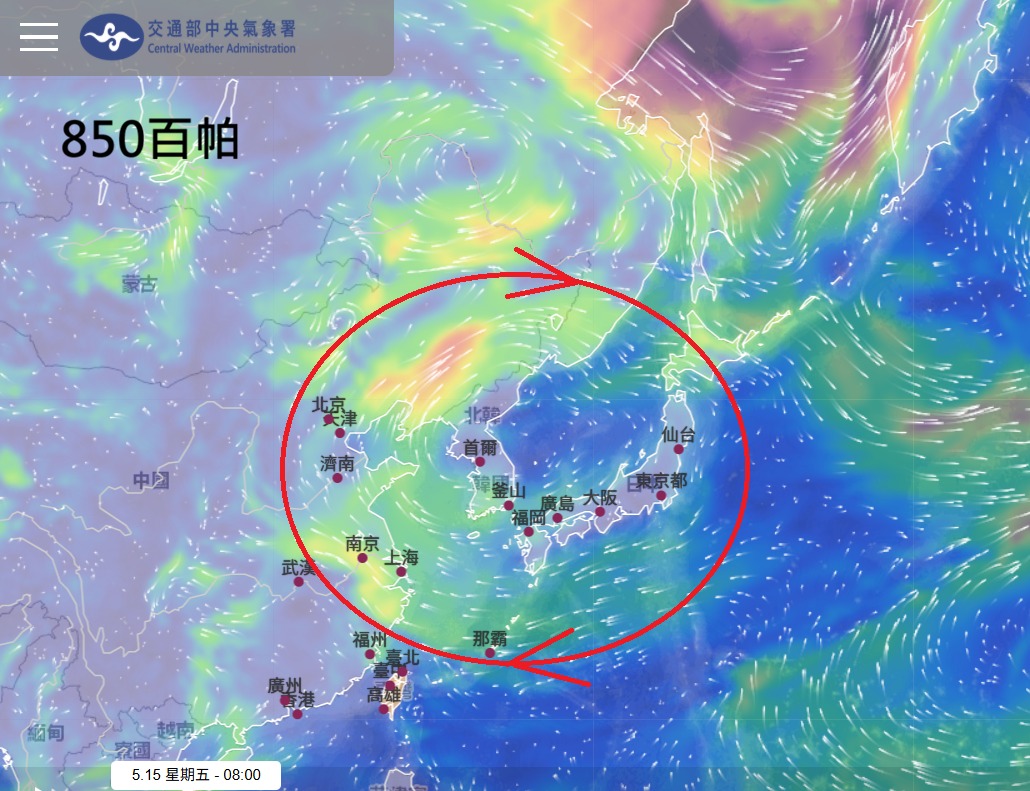 現在在台灣北方，出現一個在梅雨季少見的順時針氣流，可能會影響到整個梅雨季的雨量。 圖：取自鄭明典臉書