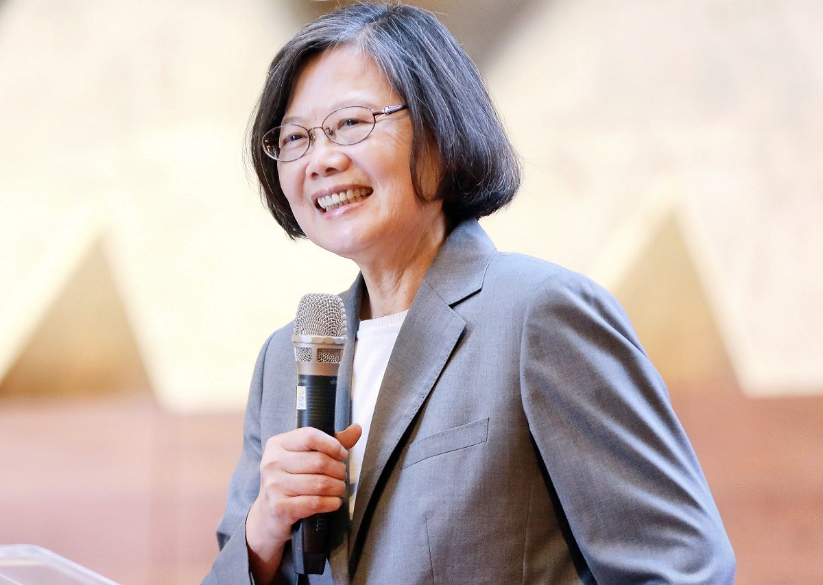 蔡英文說，政治不是離我們很遠的權力遊戲。 圖：蔡英文辦公室提供