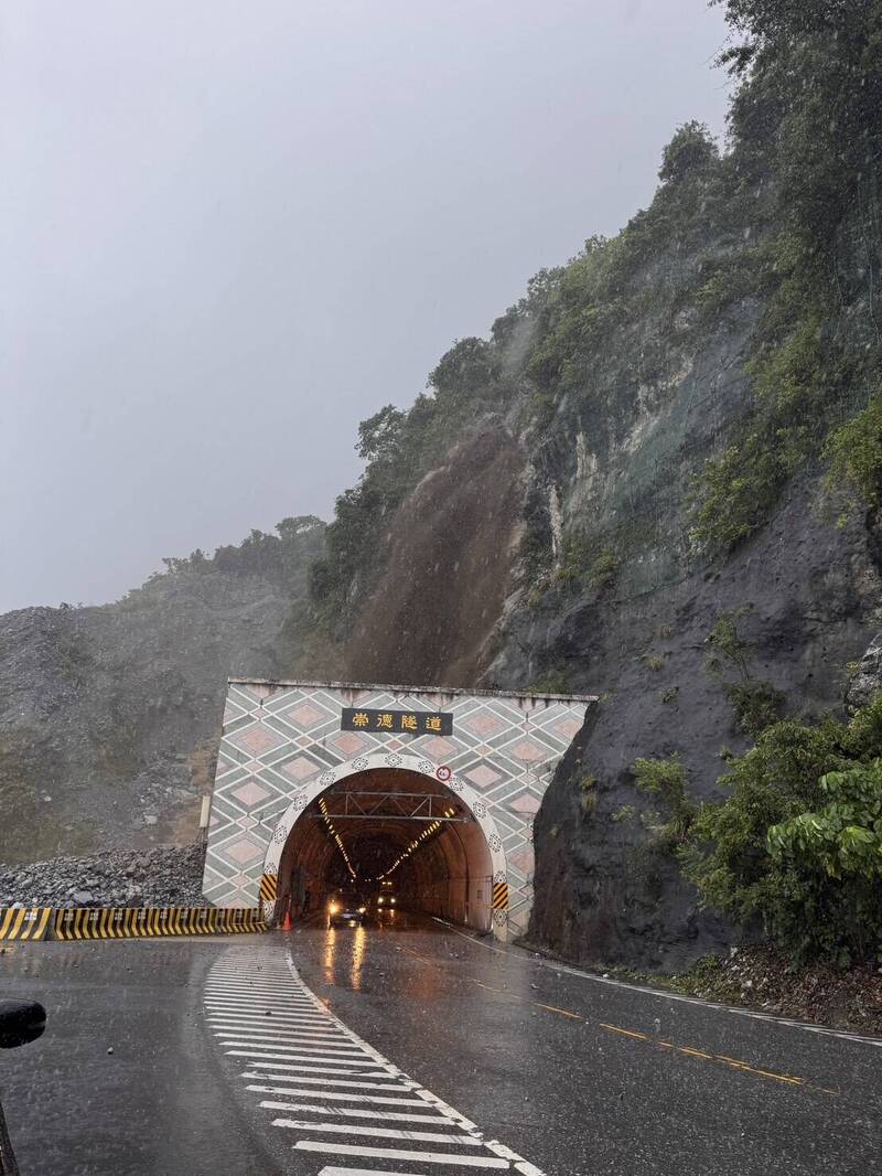 花蓮豪雨導致蘇花路廊和仁至崇德中午後預警性封閉。 圖：公路局／提供