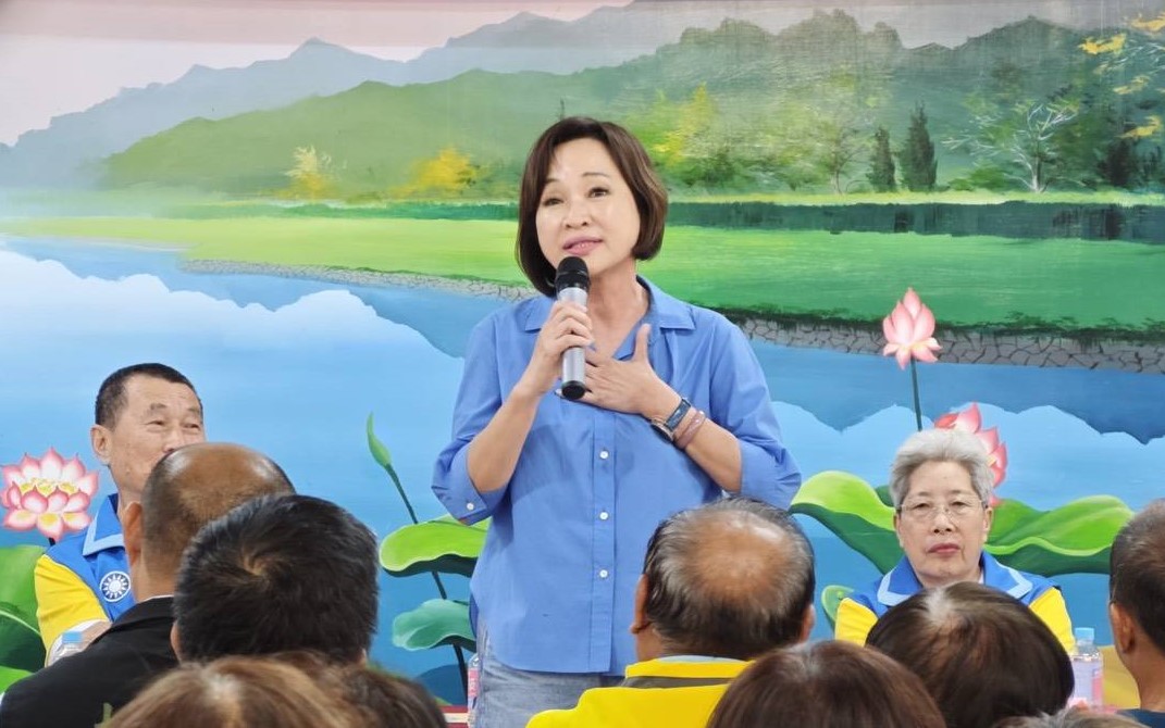 柯志恩提出「喘息券」及敬老卡點數增加至每月1000點的政見。 圖：柯志恩服務處/提供